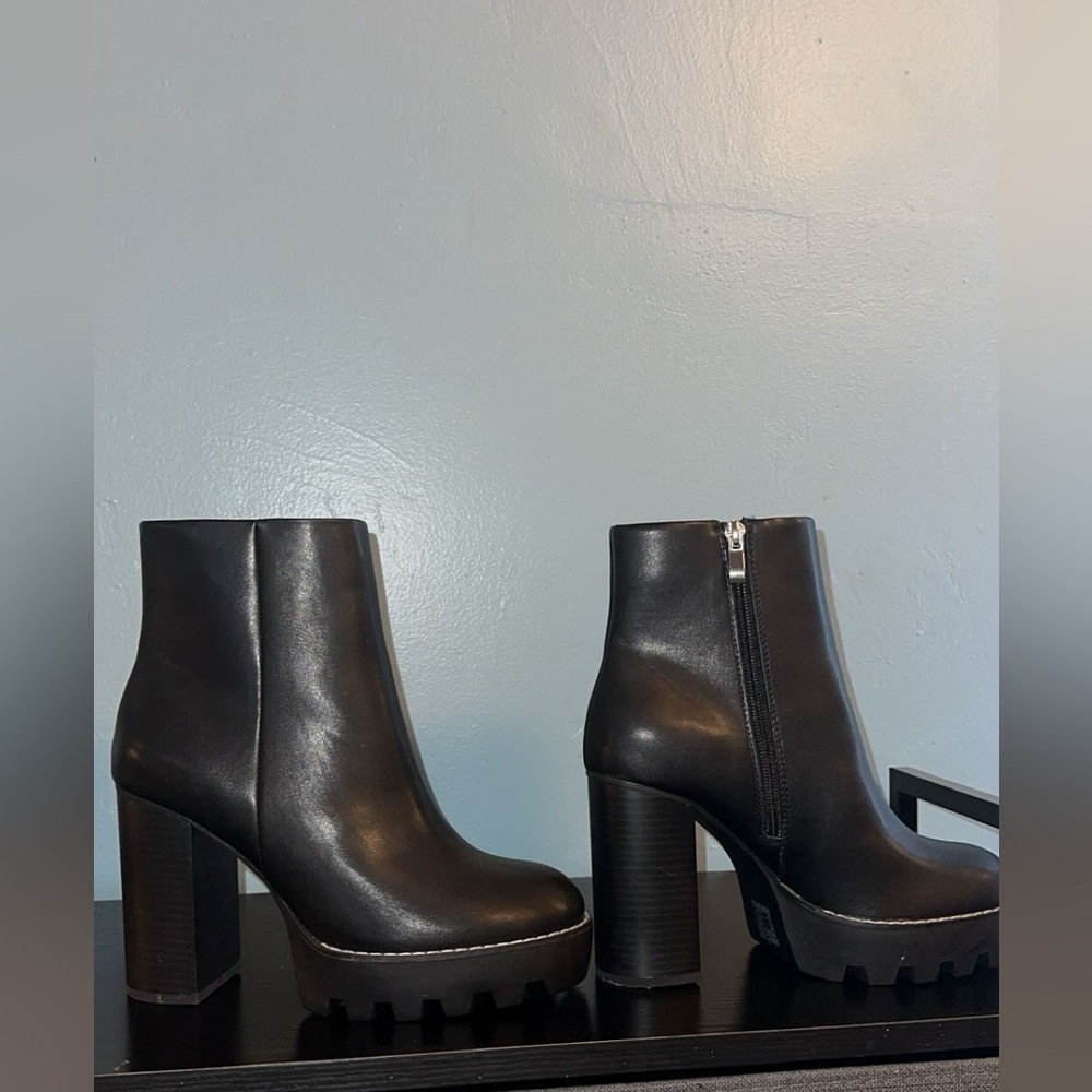7.5 W Forever 21 Heels
